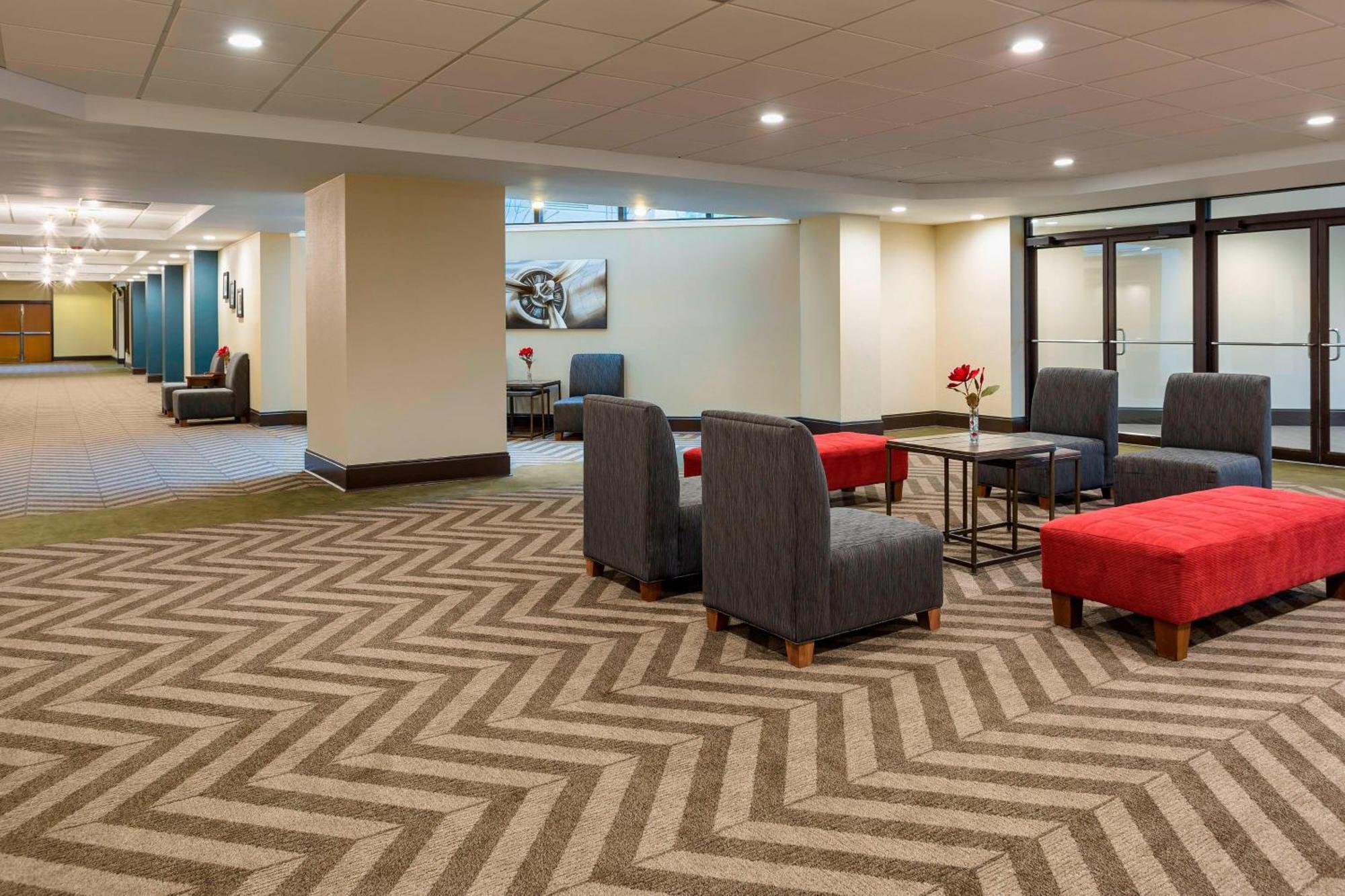 Four Points By Sheraton Milwaukee Airport Exterior foto